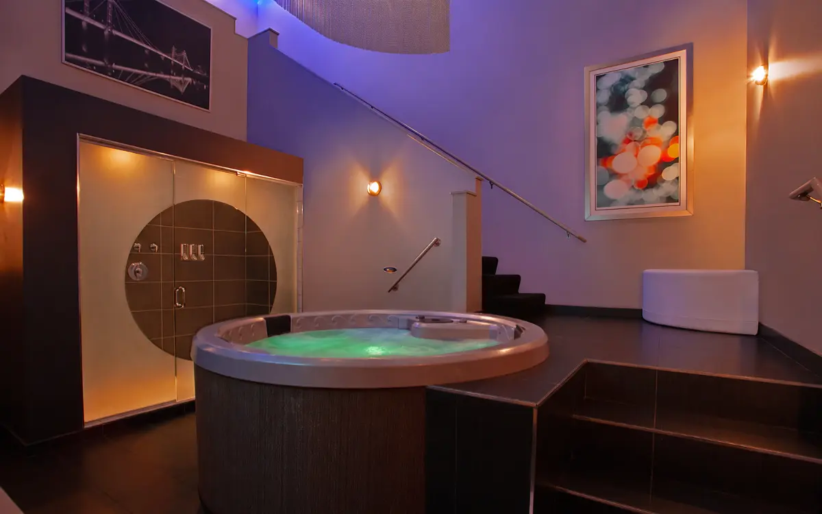 Luxe Suite